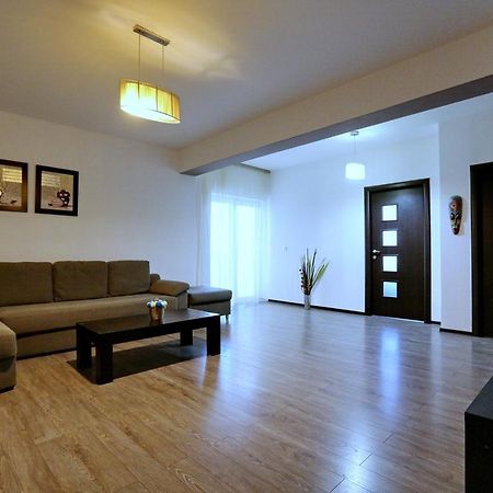 Ferienwohnung Bloc Izvor Piteşti Exterior foto