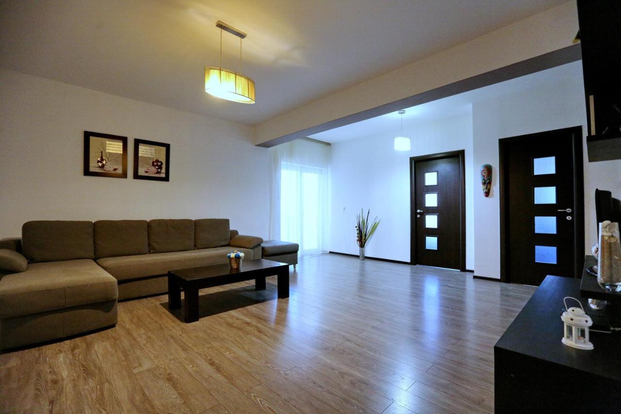 Ferienwohnung Bloc Izvor Piteşti Exterior foto